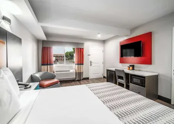 Rodeway Inn South Gate - Los Angeles South hotel thumbnail 6