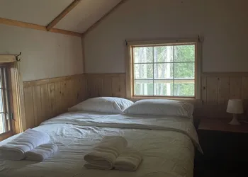 Beaverfoot Lodge hotel thumbnail 5