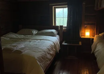 Beaverfoot Lodge hotel thumbnail 6
