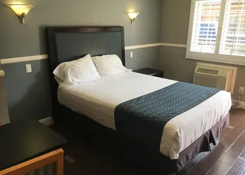 Hotel Salina Long Beach hotel thumbnail 3