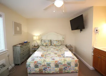 Fin 'n Feather Waterside Inn By Kees Vacations hotel thumbnail 7