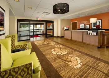 Hampton Inn Uvalde hotel thumbnail 2