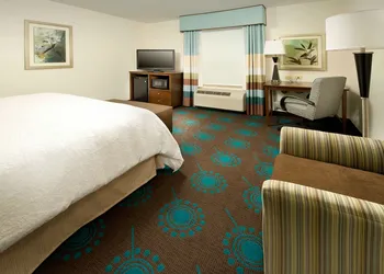 Hampton Inn Uvalde hotel thumbnail 6