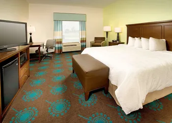 Hampton Inn Uvalde hotel thumbnail 7