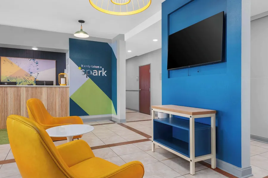 Spark by Hilton Minot hotel detail image 2