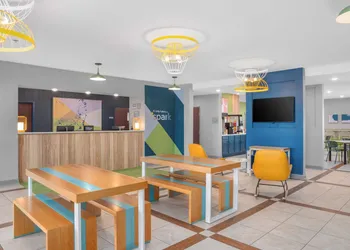 Spark by Hilton Minot hotel thumbnail 4