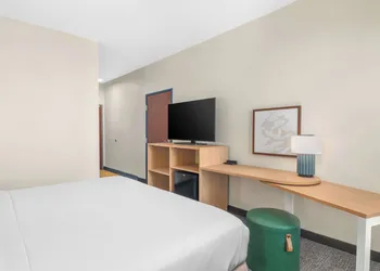 Spark by Hilton Minot hotel thumbnail 6