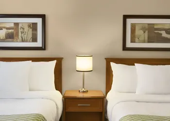 Colonial Square Inn & Suites hotel thumbnail 6