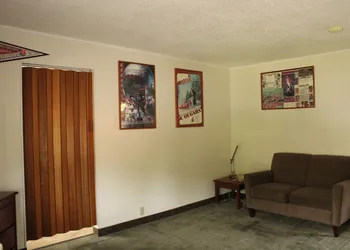 American Travel Inn hotel thumbnail 5