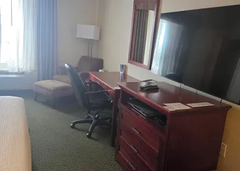 Lakeview Inns & Suites - Slave Lake hotel thumbnail 3