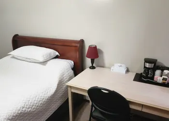Midway Motel hotel thumbnail 8