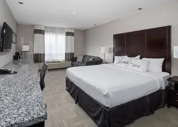 Home Inn & Suites Yorkton hotel thumbnail 4