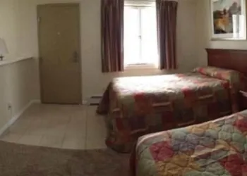 The Upper Pass Lodge at Magic Mountain hotel thumbnail 4