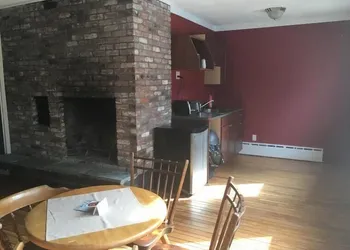 The Upper Pass Lodge at Magic Mountain hotel thumbnail 5