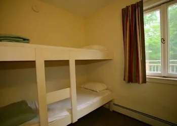 The Upper Pass Lodge at Magic Mountain hotel thumbnail 6