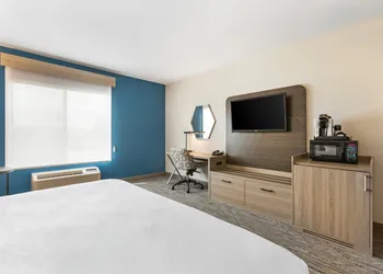 Holiday Inn Express Hotel & Suites Belgrade by IHG hotel thumbnail 6