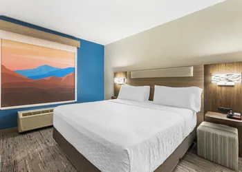 Holiday Inn Express Hotel & Suites Belgrade by IHG hotel thumbnail 8