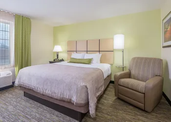 Candlewood Suites Midwest City by IHG hotel thumbnail 4