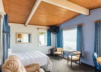 Seagull Beachfront Inn hotel thumbnail 5