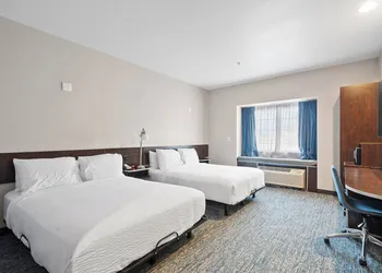 Garner Hotel Gonzales by IHG hotel thumbnail 8
