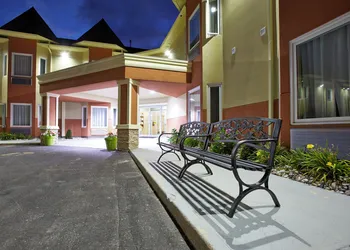 Quality Inn hotel thumbnail 8
