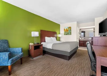Quality Inn Eastman hotel thumbnail 5