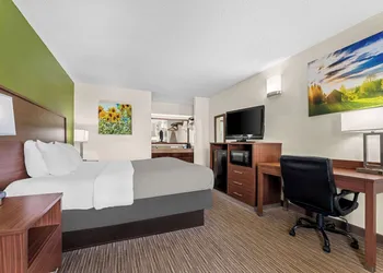 Quality Inn Eastman hotel thumbnail 6