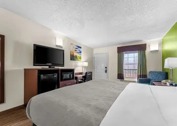 Quality Inn Eastman hotel thumbnail 7