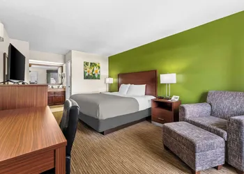Quality Inn Eastman hotel thumbnail 8