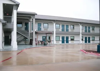Days Inn & Suites by Wyndham Gonzales TX hotel thumbnail 3