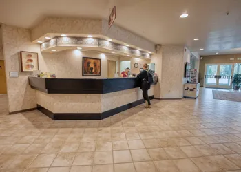 Bear Lodge hotel thumbnail 2