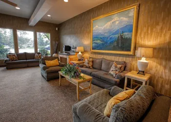 Bear Lodge hotel thumbnail 4