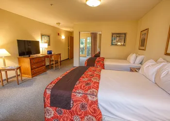 Bear Lodge hotel thumbnail 6