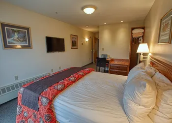 Bear Lodge hotel thumbnail 7