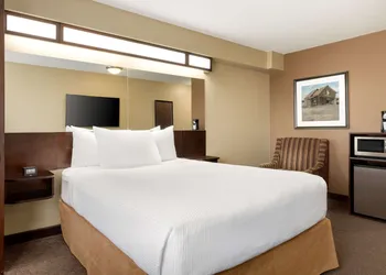 Microtel Inn & Suites by Wyndham Weyburn hotel thumbnail 4