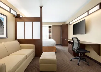Microtel Inn & Suites by Wyndham Weyburn hotel thumbnail 8