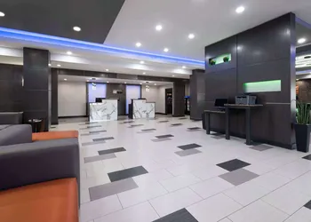 La Quinta Inn & Suites by Wyndham Muskogee hotel thumbnail 3