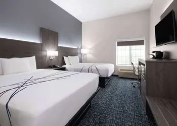 La Quinta Inn & Suites by Wyndham Muskogee hotel thumbnail 6