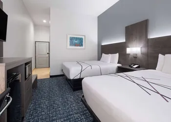 La Quinta Inn & Suites by Wyndham Muskogee hotel thumbnail 7