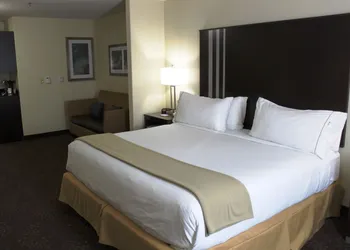 Holiday Inn Express Yorkton East by IHG hotel thumbnail 2