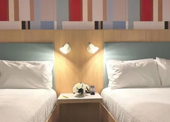 Colony House Motor Lodge hotel thumbnail 5