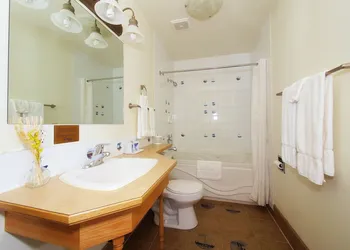 Best Maple Inn hotel thumbnail 5