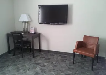 Midland Inn & Suites hotel thumbnail 5