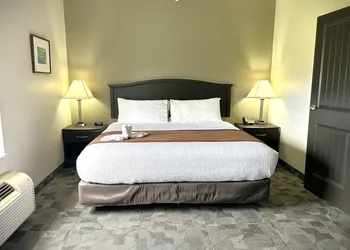 Midland Inn & Suites hotel thumbnail 7