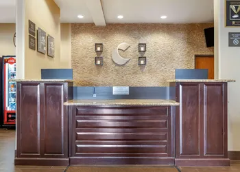 Comfort Inn & Suites Lakeside hotel thumbnail 3