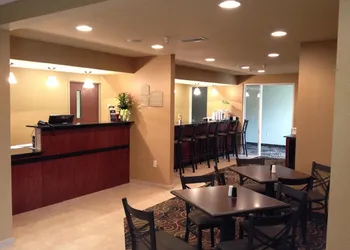 Cobblestone Hotel & Suites - Newton hotel thumbnail 2