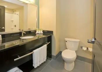 Holiday Inn Express & Suites Colorado Springs Central by IHG hotel thumbnail 2