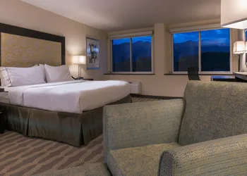 Holiday Inn Express & Suites Colorado Springs Central by IHG hotel thumbnail 5