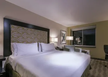 Holiday Inn Express & Suites Colorado Springs Central by IHG hotel thumbnail 7