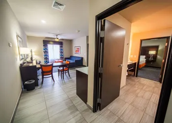 Holiday Inn Express & Suites Oklahoma City Southeast I-35 by IHG hotel thumbnail 3